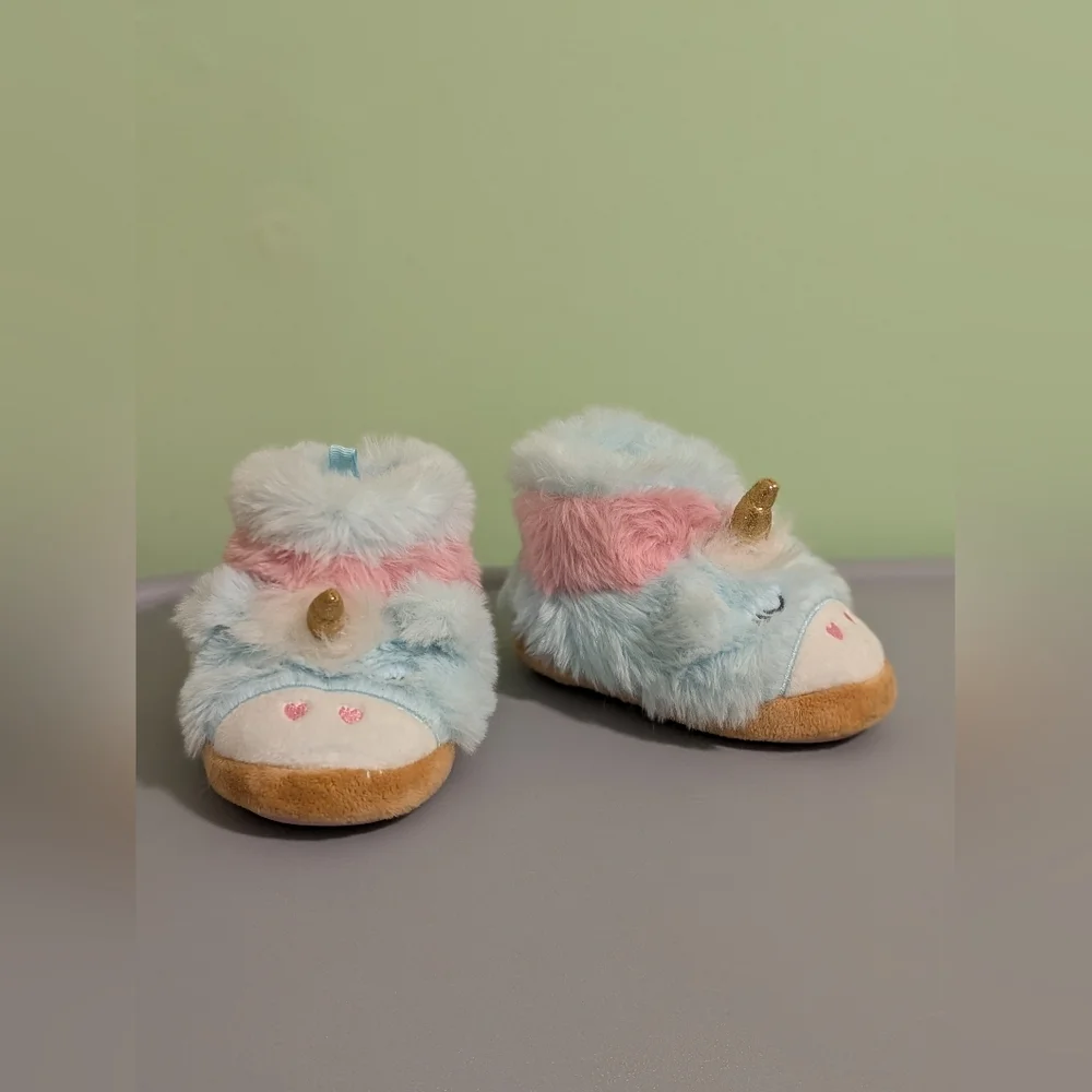 Wonder Nation Size 6 Unicorn 🦄 Slippers